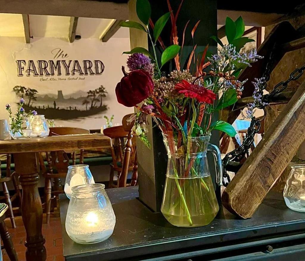 Farmyard Inn Youlgreave Exterior foto